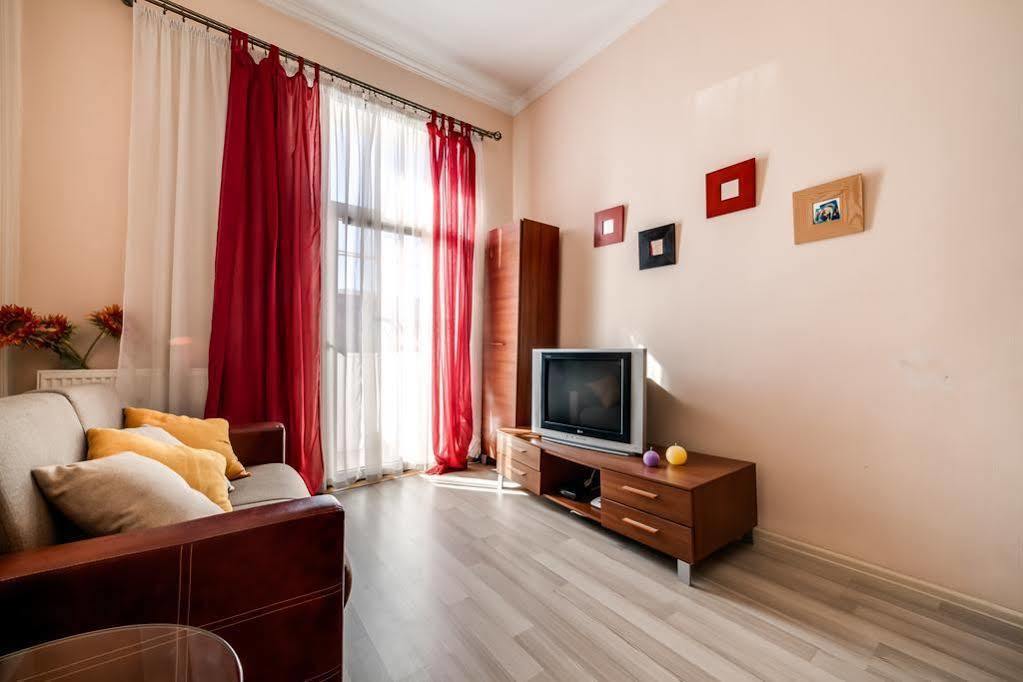Queens Apartments Lviv Bagian luar foto